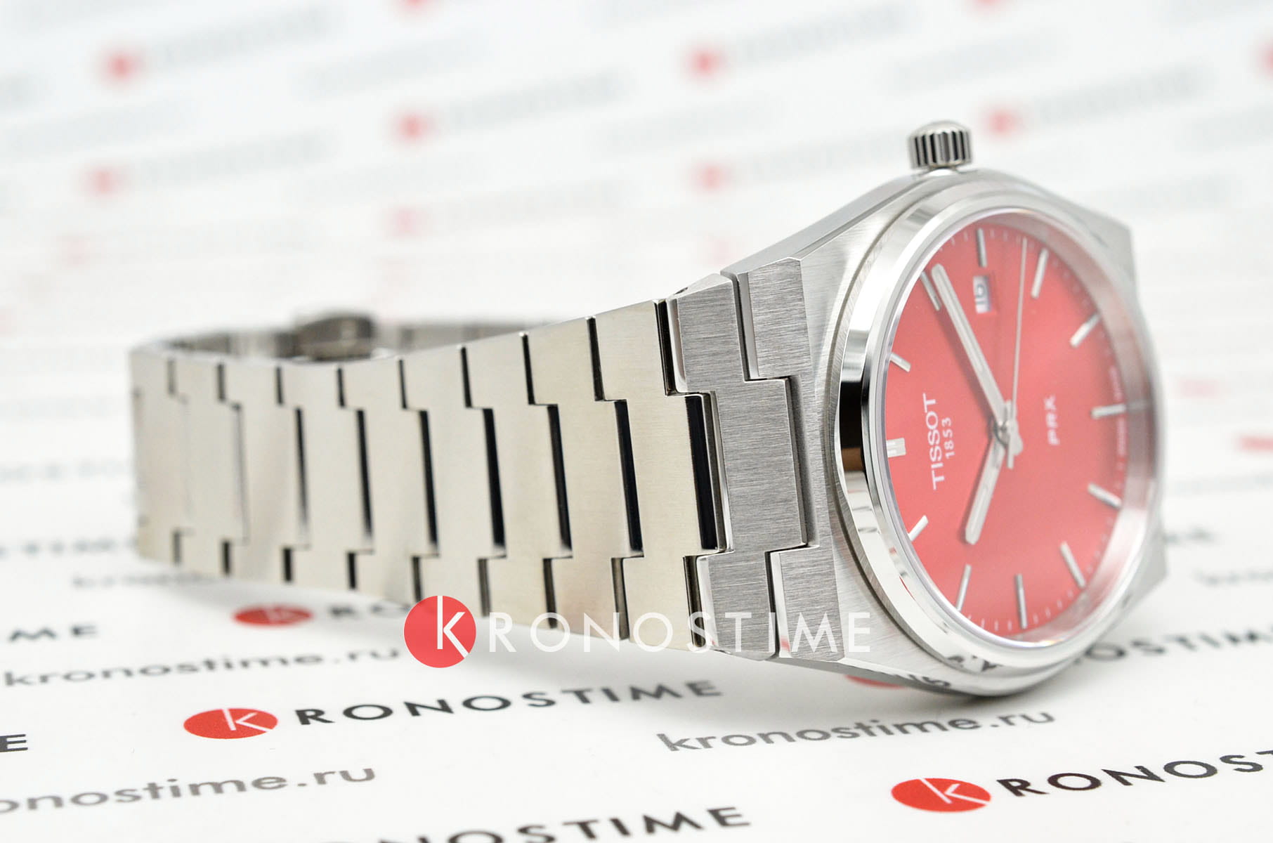 Tissot T1374101142100 мужские часы застежка крупным планом
