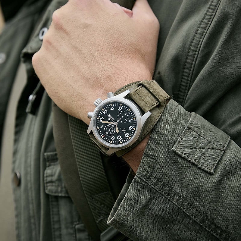 Hamilton H71706830 мужские часы застежка крупным планом