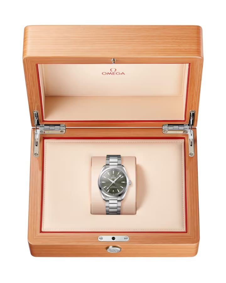 Omega Omega Seamaster Aqua Terra 220.10.38.20.10.003 механические мужские часы часы крупный план зеленый циферблата
