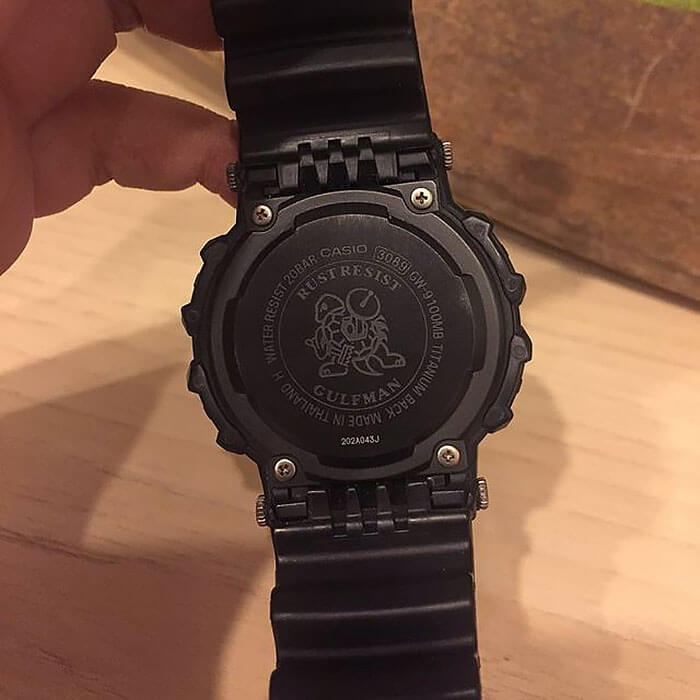 Casio G-9100-1E мужские часы застежка крупным планом
