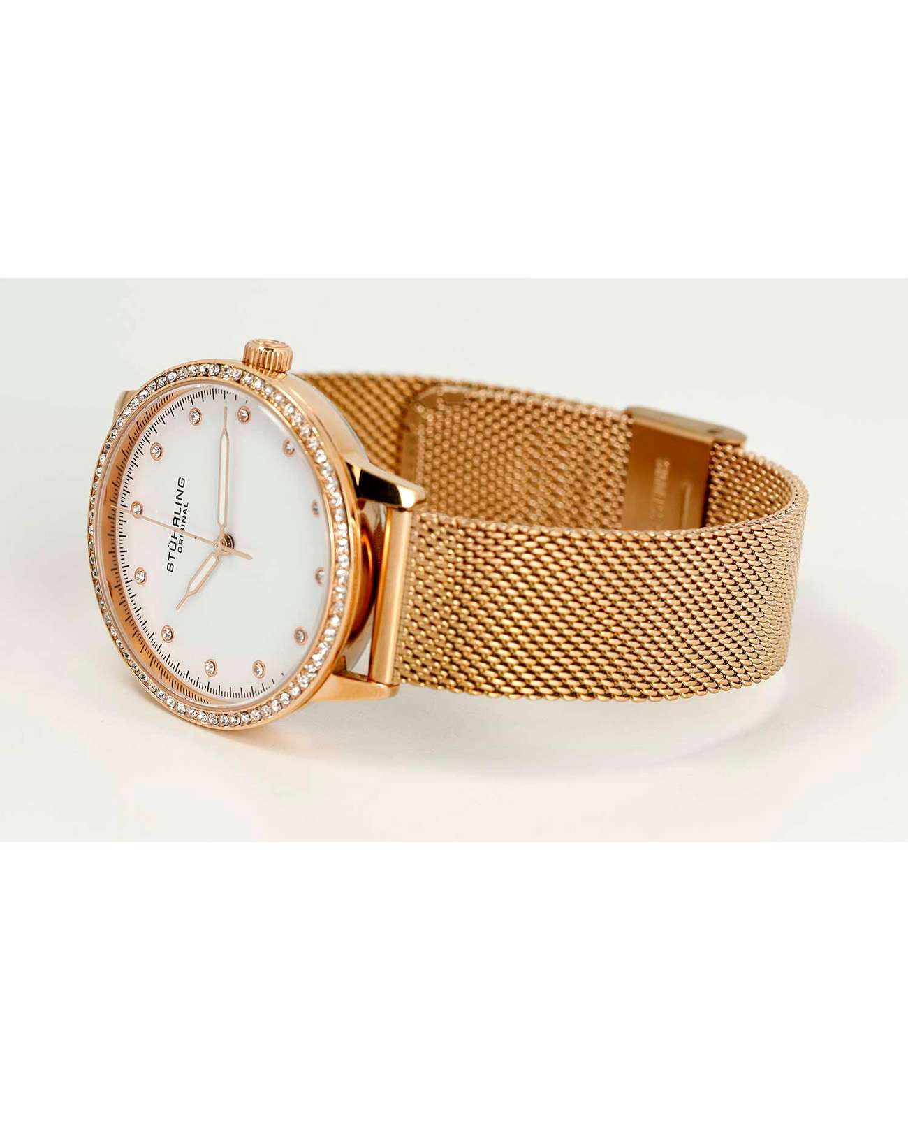 Stuhrling 3904.4 женские часы застежка крупным планом