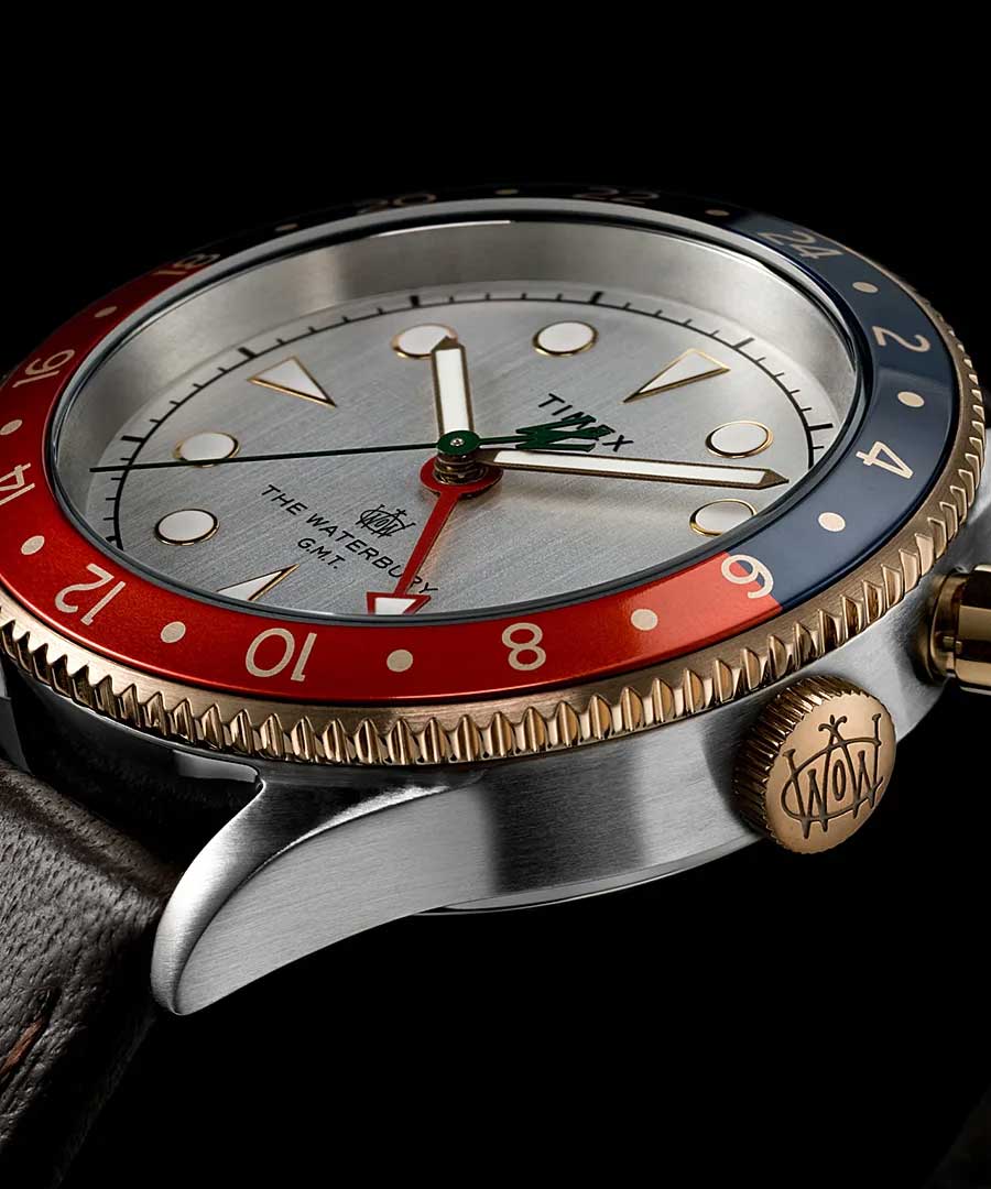 Timex Timex Waterbury Traditional GMT TW2U99100,  сша мужские часы на браслете кожаный боковой вид