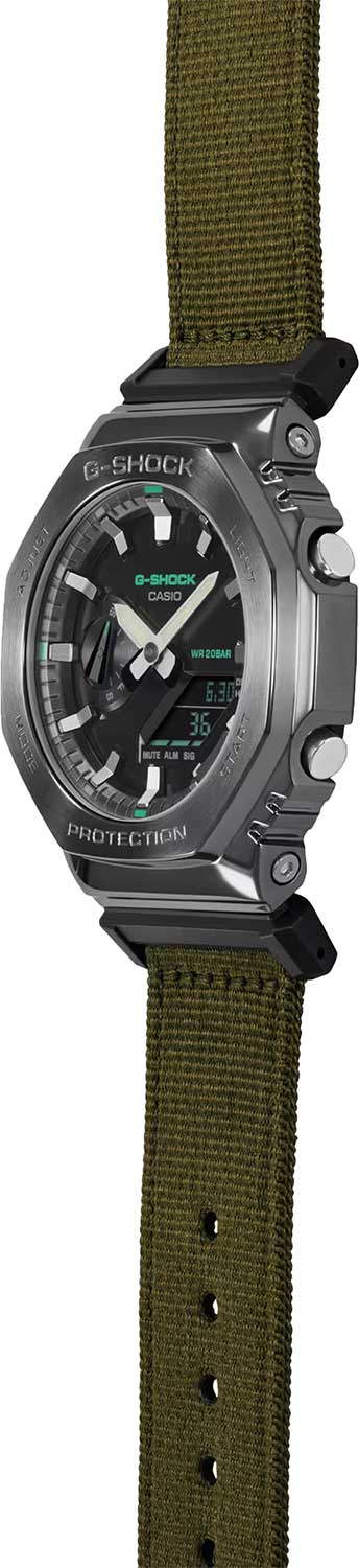 Casio GM-2100CB-3A мужские часы застежка крупным планом
