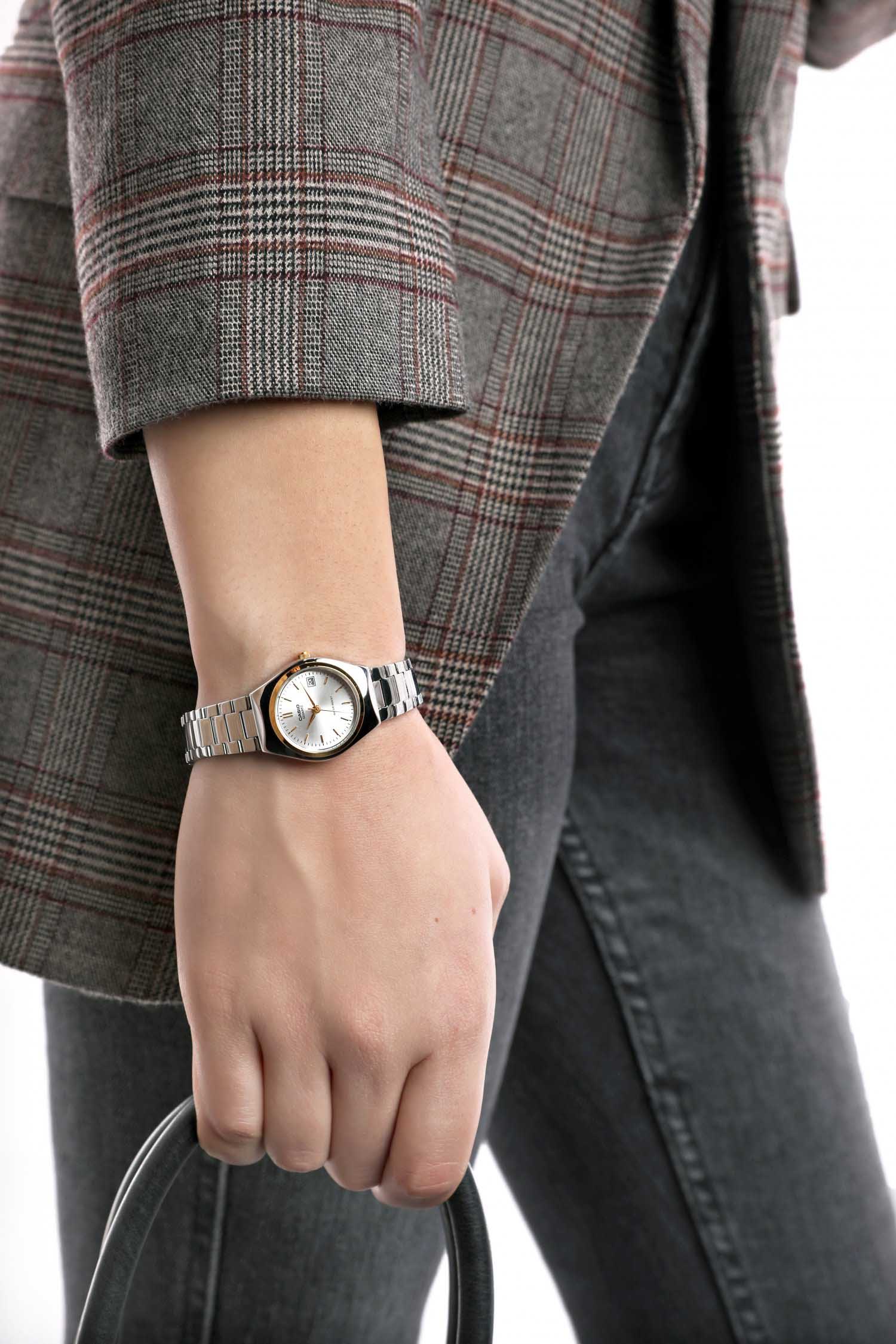 Casio Casio Collection LTP-1170G-7A , наручные женские часы фото под углом