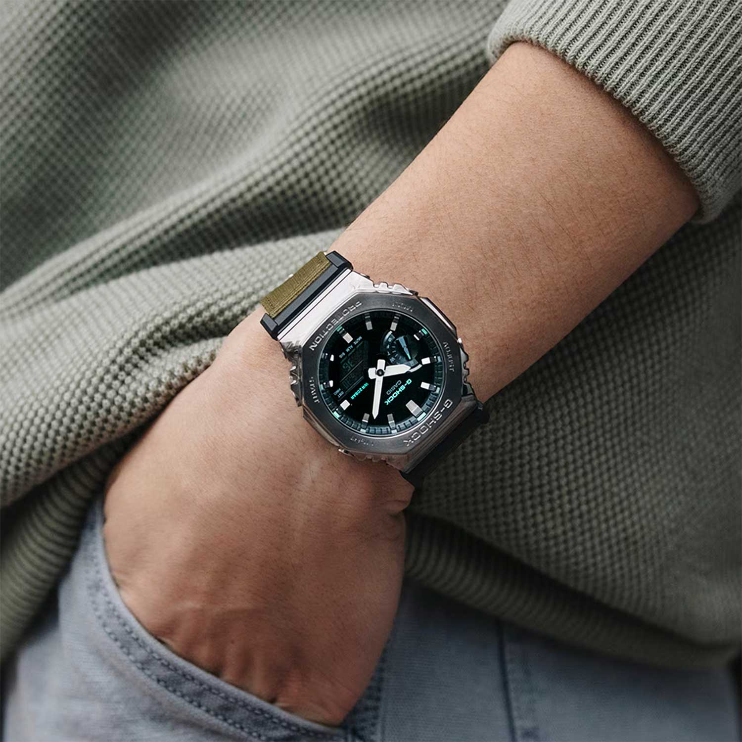 Casio Casio G-Shock GM-2100CB-3ADR (GM-2100CB-3AER) GM, наручные мужские часы фото под углом