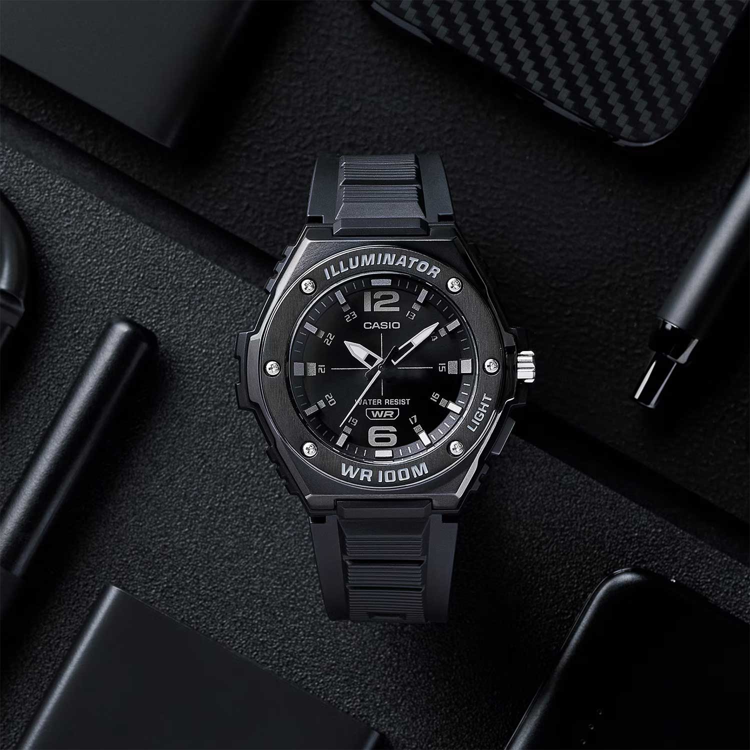 Casio MWA-100HB-1AVEF мужские часы застежка крупным планом