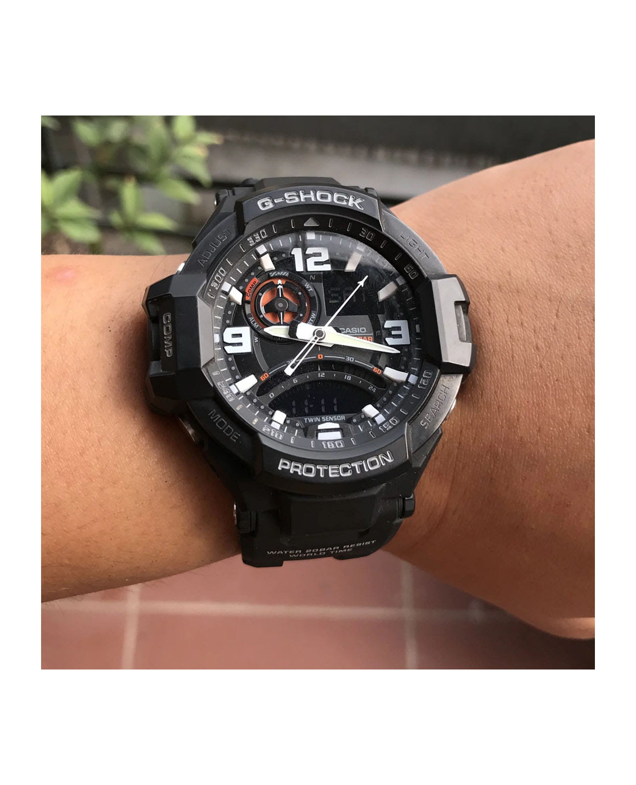 Casio Casio G-Shock GA-1000-1ADR (GA-1000-1A) GA-1000, наручные мужские часы фото под углом