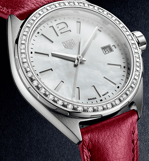 TAG Heuer TAG Heuer Formula 1 WBJ131A.FC8253 , наручные женские часы фото под углом