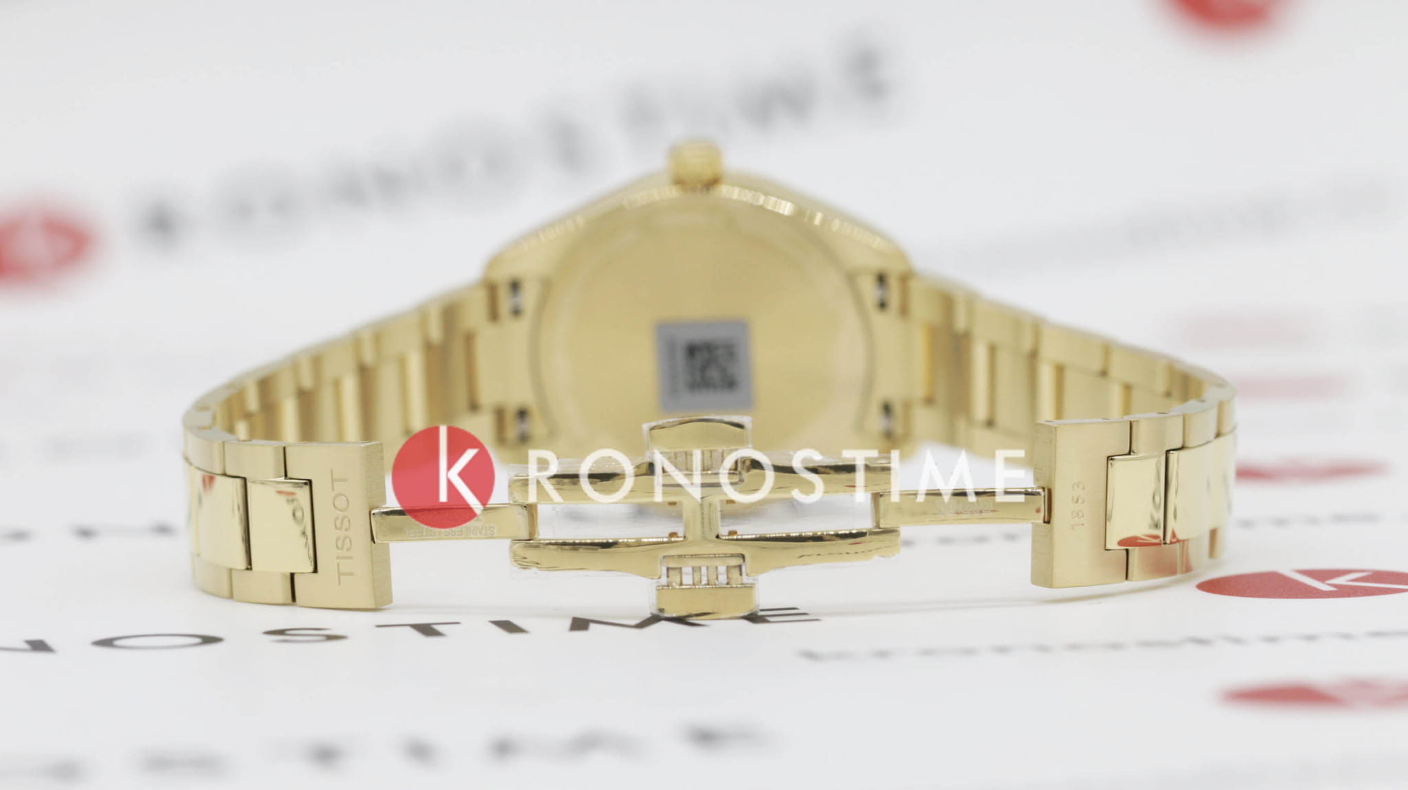 Tissot T1502103302100 женские часы застежка крупным планом