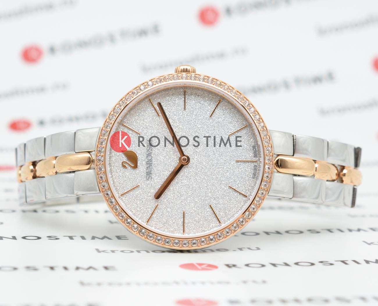 Swarovski Swarovski Cosmopolitan 5644081 , наручные женские часы фото под углом