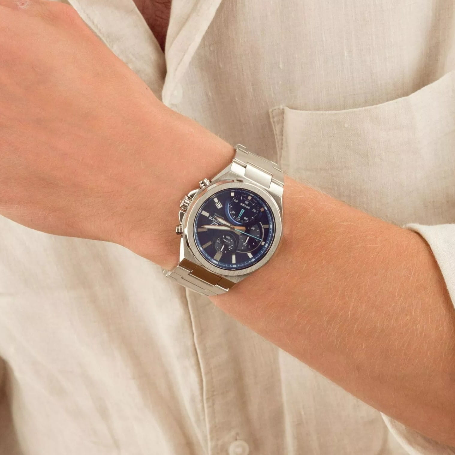 Casio Casio Edifice EFB-700D-2A , наручные мужские часы фото под углом