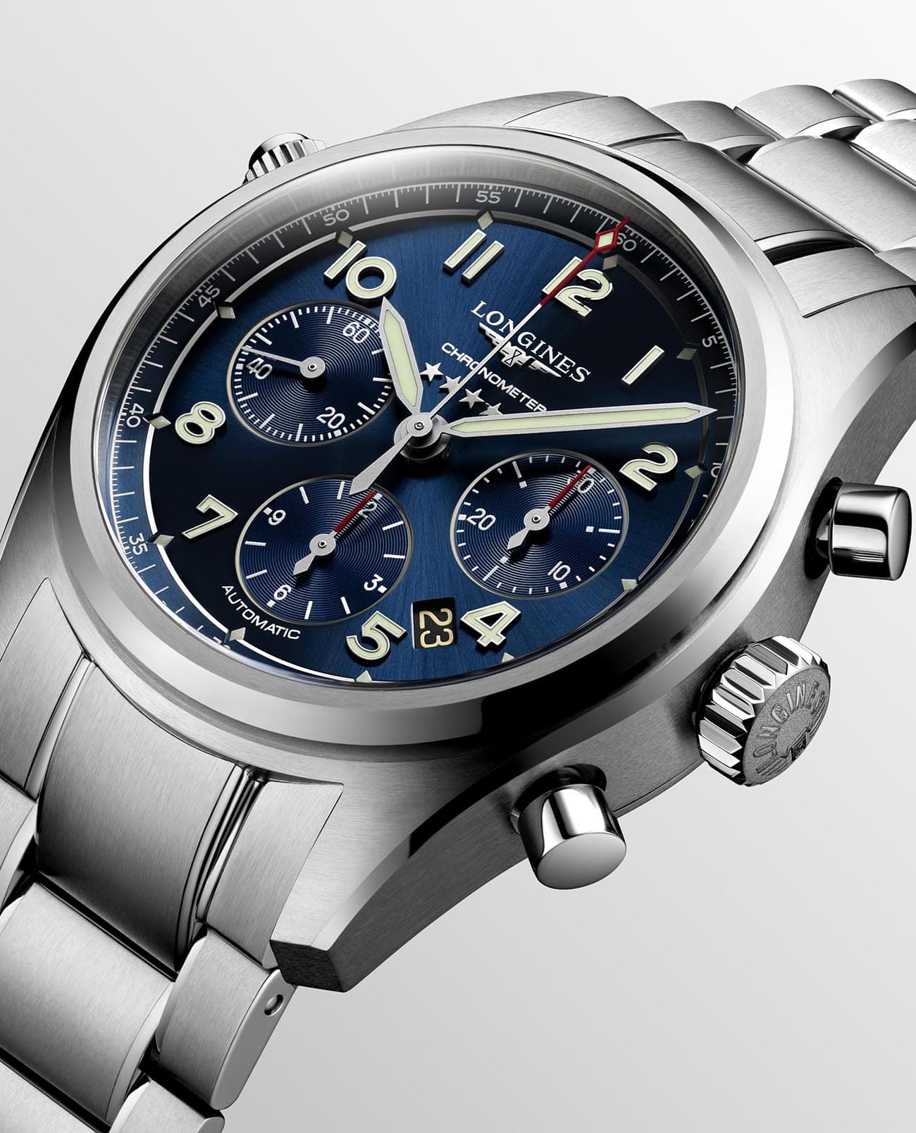 Longines Longines Spirit L3.820.4.93.6 механические мужские часы часы крупный план синий циферблата