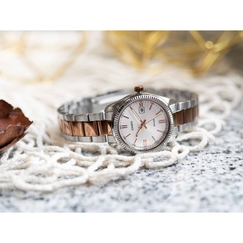 Casio Casio Collection LTP-1302PRG-7AVEF , наручные женские часы фото под углом