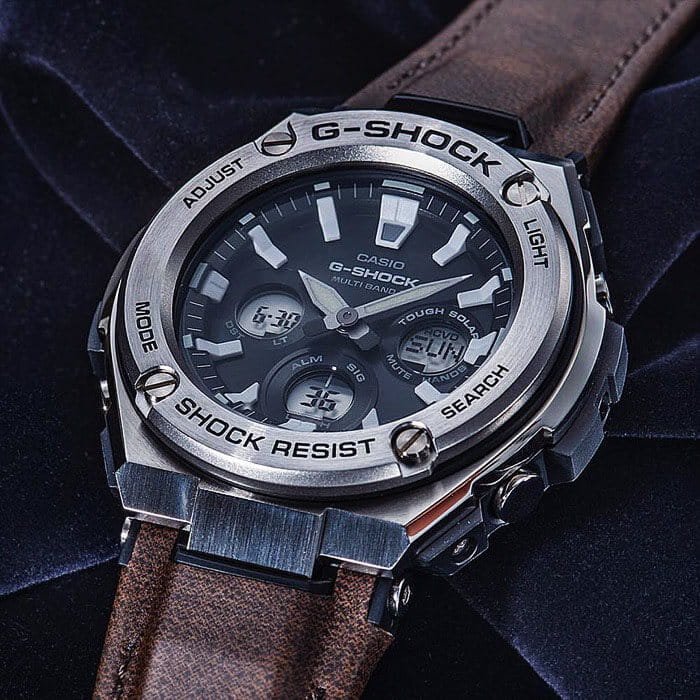 Casio GST-W130L-1A мужские часы застежка крупным планом