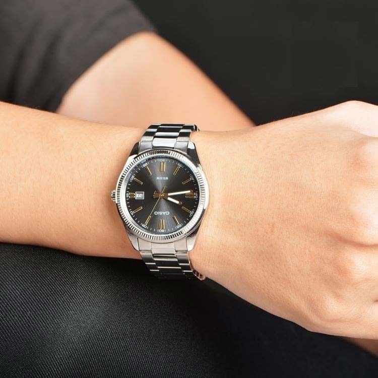 Casio Casio Collection LTP-1302D-1A2 , наручные женские часы фото под углом