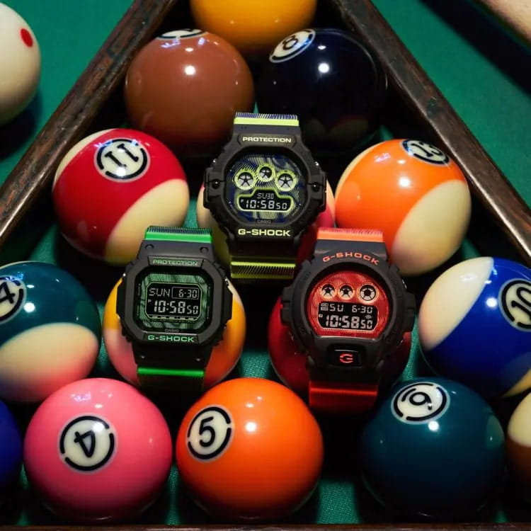 Casio DW-D5600TD-3 мужские часы застежка крупным планом