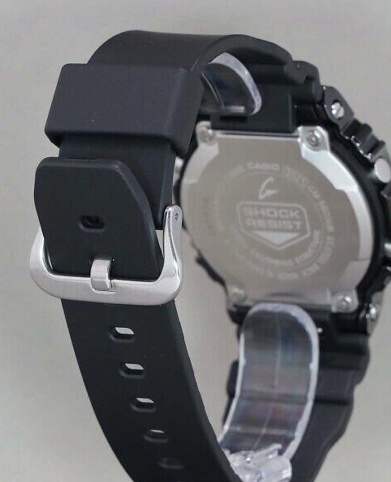 Casio Casio G-Shock GM-5600UB-1DR, g-shock япония мужские часы на браслете пластик боковой вид