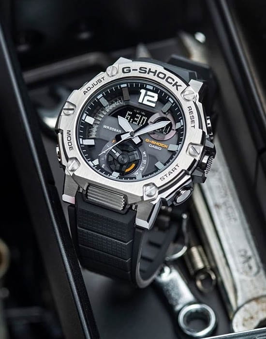 Casio GST-B300S-1AER мужские часы застежка крупным планом