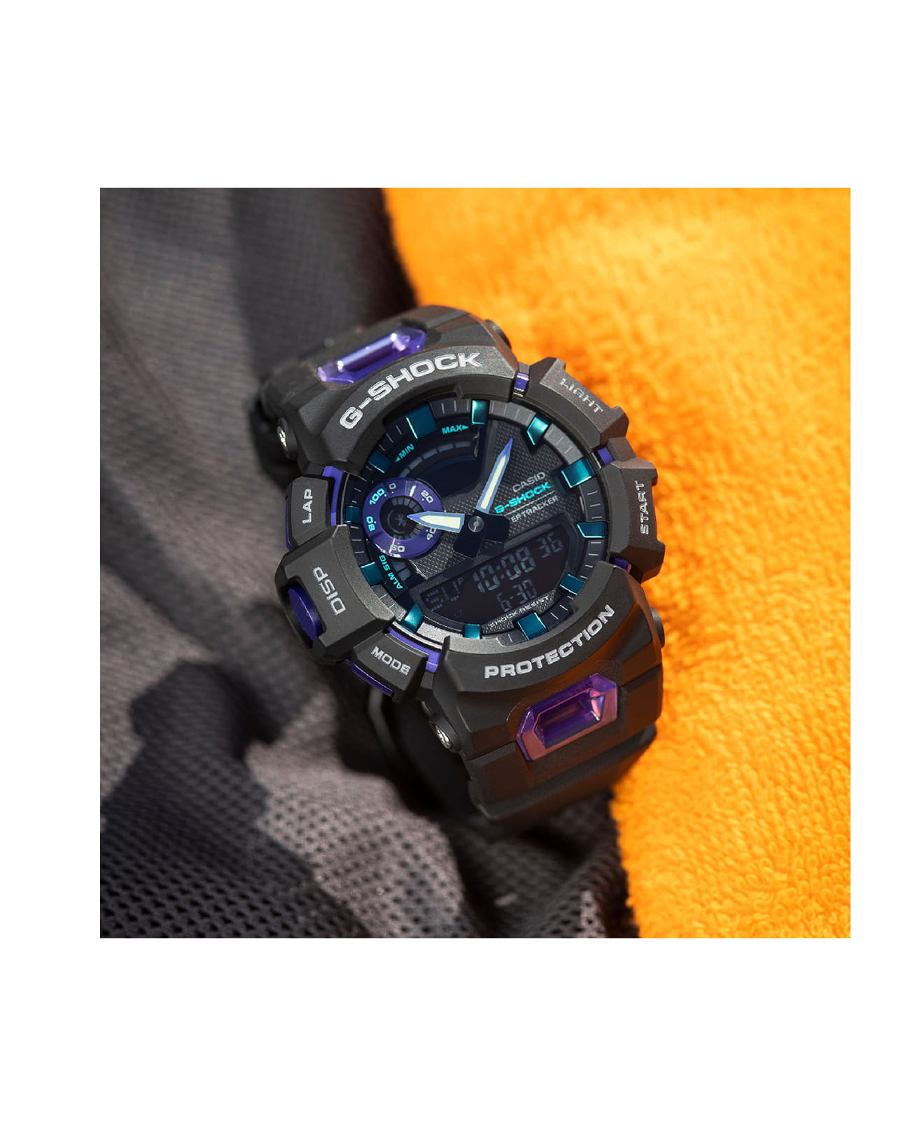 Casio GBA-900-1A6 мужские часы застежка крупным планом