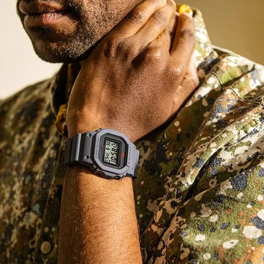 Casio Casio G-Shock DW-5600MNT-8, g-shock япония мужские часы на браслете полимер боковой вид