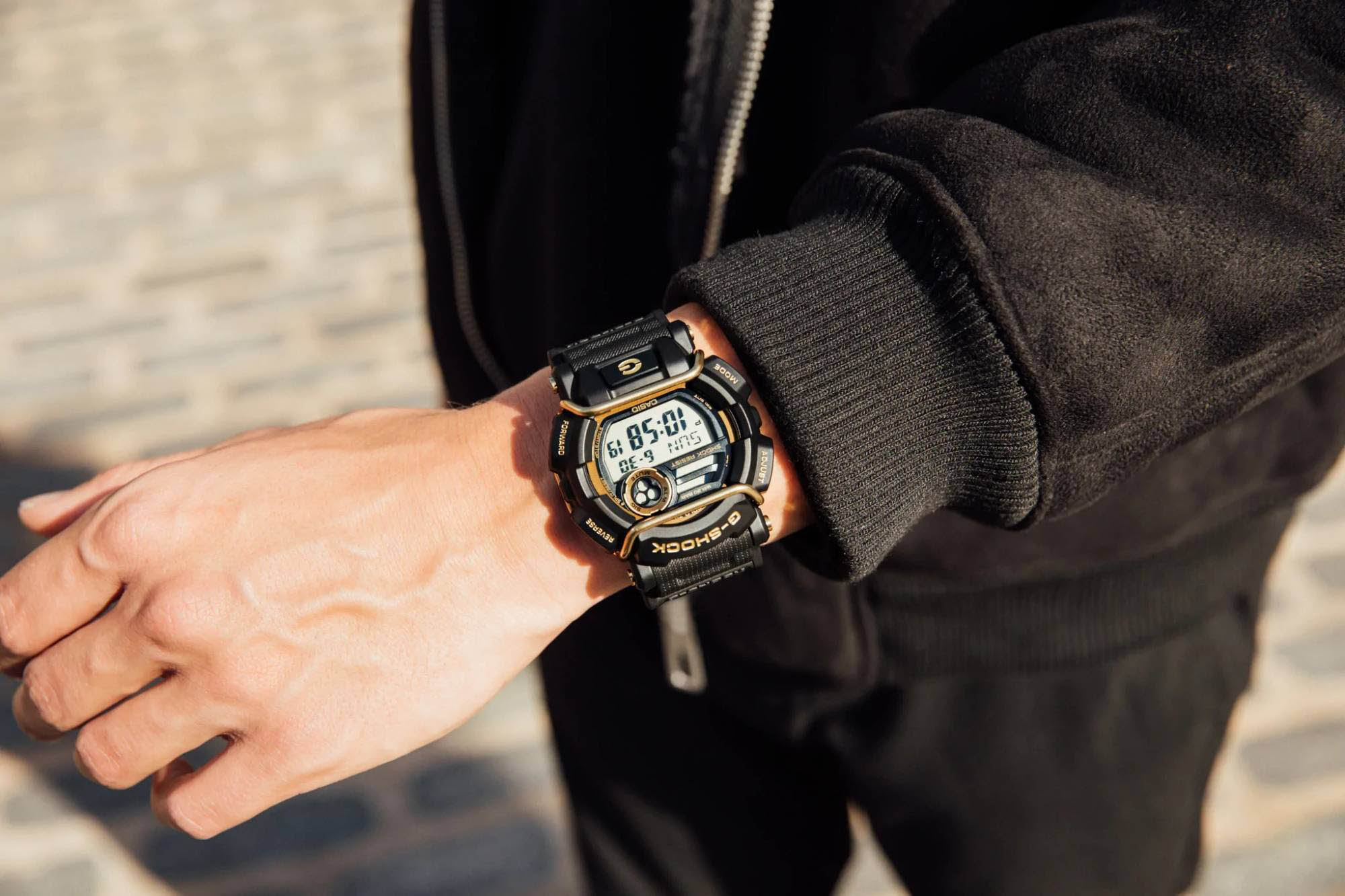 Casio Casio G-Shock GD-400GB-1B2 (GD-400GB-1B2) , наручные мужские часы фото под углом