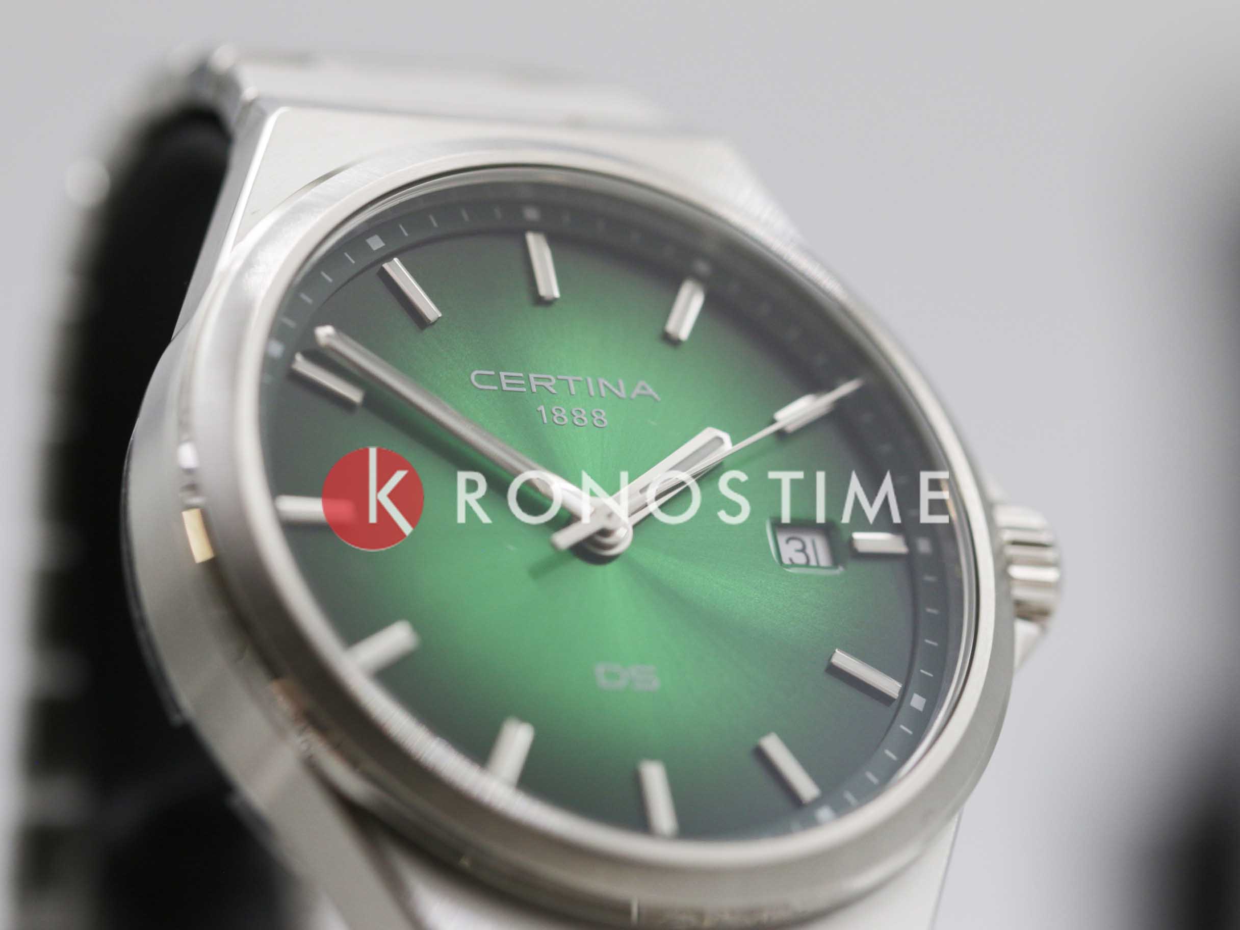 Certina Certina DS-7 Quartz C043.410.11.091.00 , наручные мужские часы фото под углом