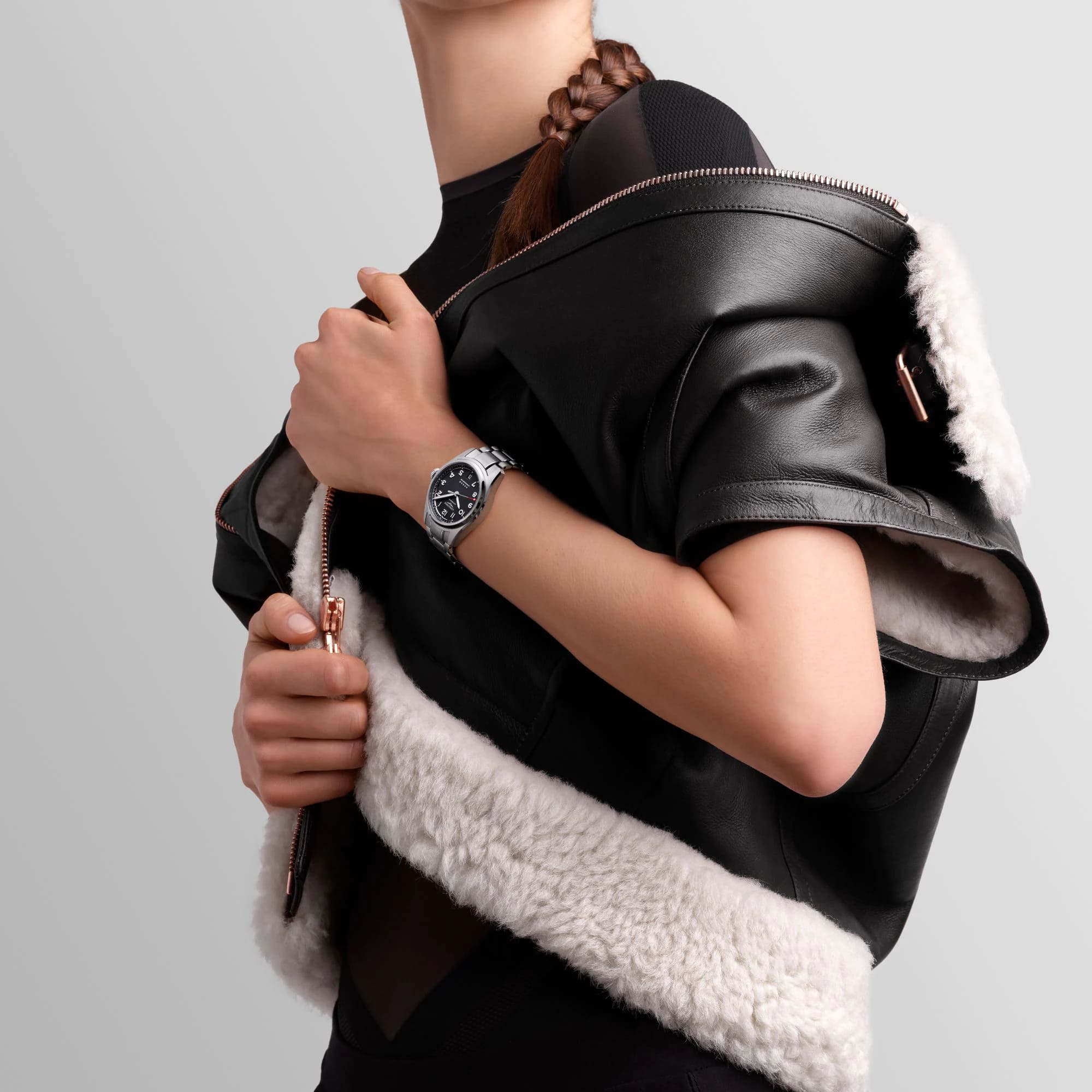 Longines Longines Spirit L3.410.4.53.6  — детали корпуса и нержавеющая сталь