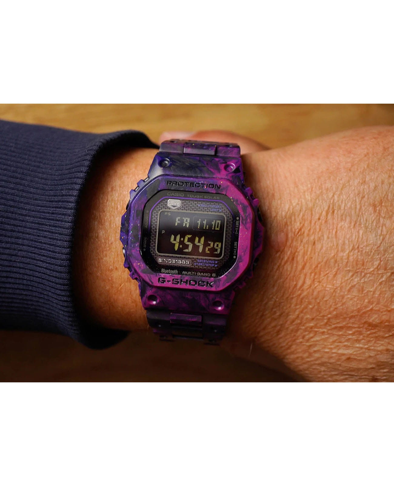 Casio Casio G-Shock GCW-B5000UN-6 Premium, наручные мужские часы фото под углом