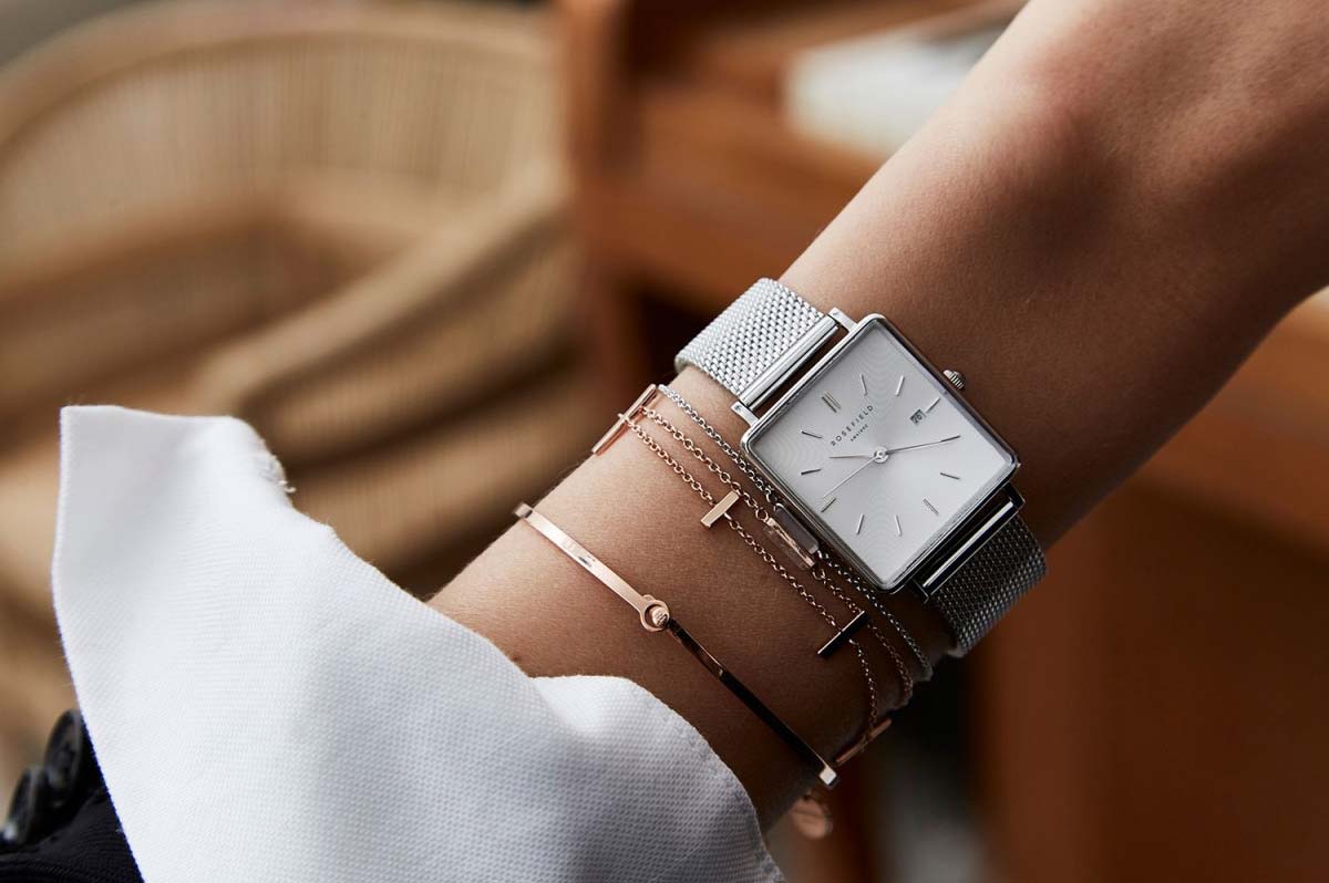 Rosefield QWSS-Q02 женские часы застежка крупным планом