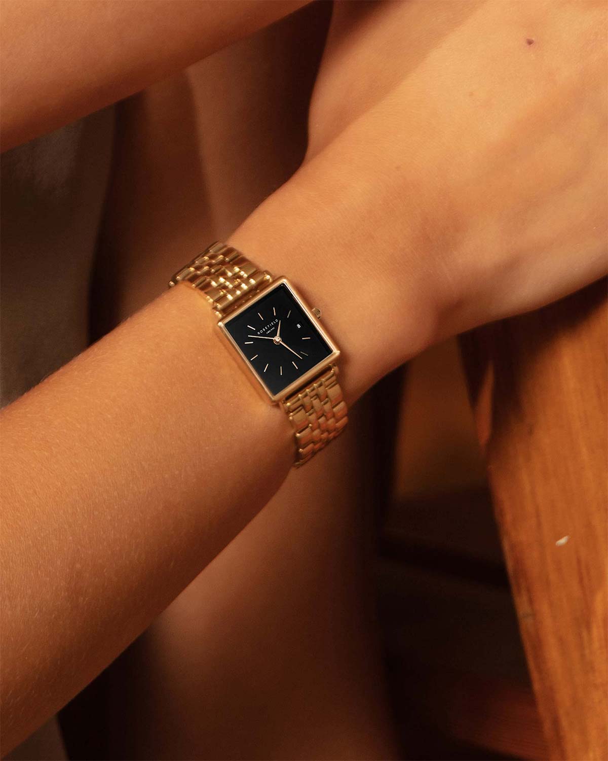 Rosefield Rosefield The Boxy XS QMBG-Q025  - задняя крышка металл сталь корпуса, сша часы