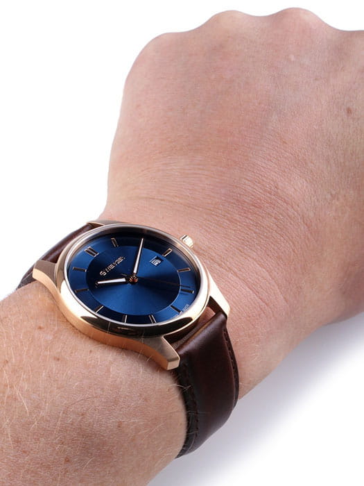 Оригинальные часы  Wenger 01.1441.119 кварцевые калибр механизма  общий вид