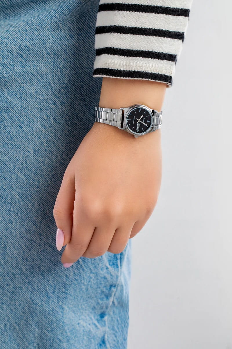 Casio Casio Collection LTP-V006D-1B , наручные женские часы фото под углом