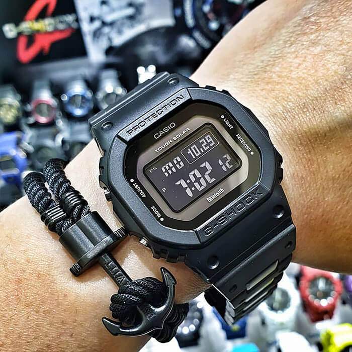 Casio Casio G-Shock GW-B5600BC-1BDR (GW-B5600BC-1B), g-shock япония мужские часы на браслете пластик боковой вид