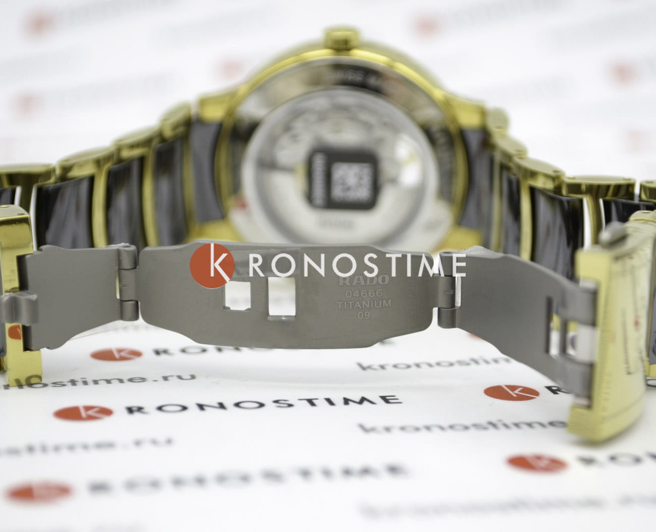 Rado R30180162 мужские часы застежка крупным планом