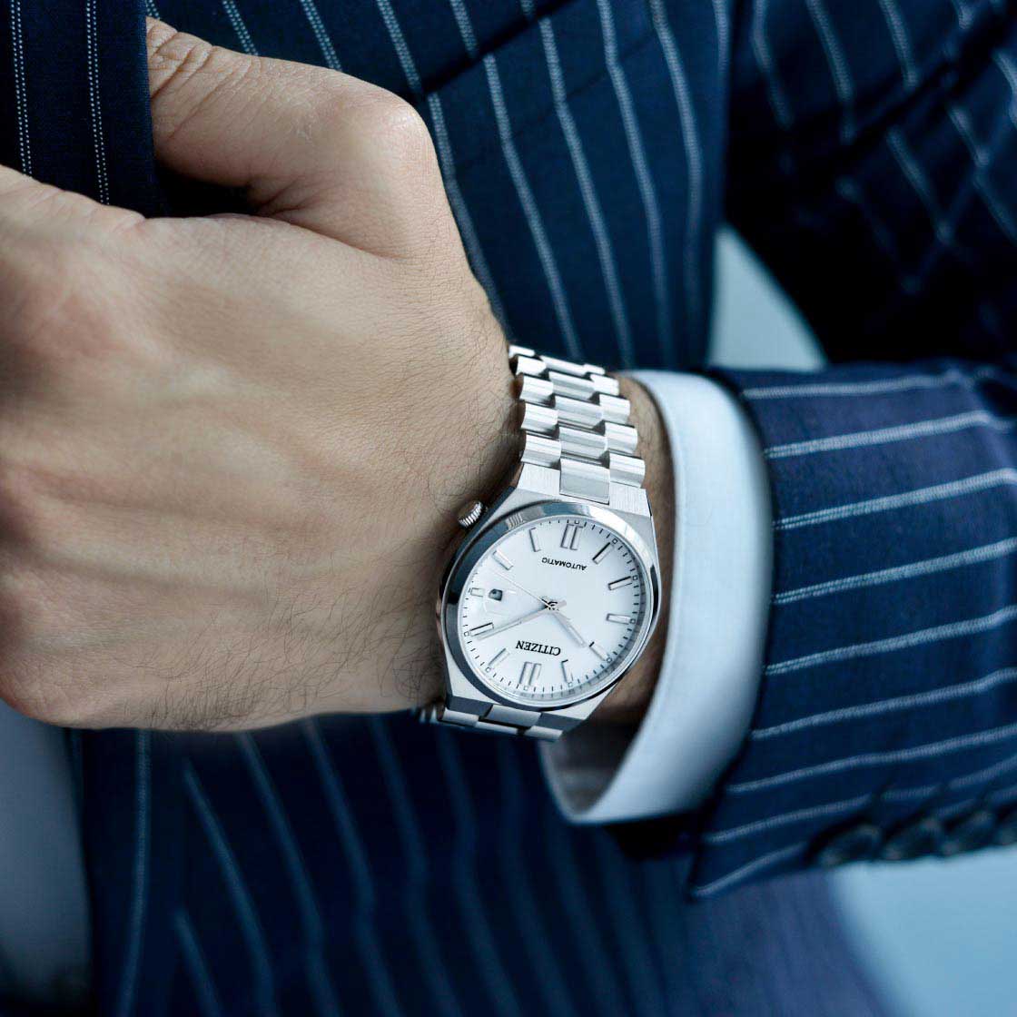 Citizen Citizen Tsuyosa NJ0150-81A , наручные мужские часы фото под углом