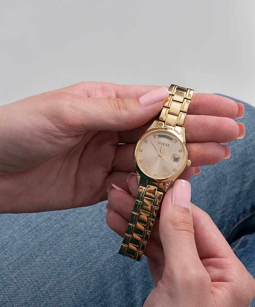 Guess Guess Mini Aura GW0385L2 кварцевые женские часы часы крупный план золотой циферблата
