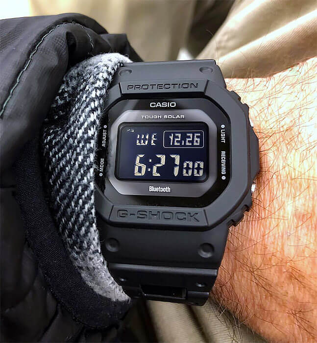 Casio Casio G-Shock GW-B5600BC-1BDR (GW-B5600BC-1B) электронные мужские часы часы крупный план черный циферблата