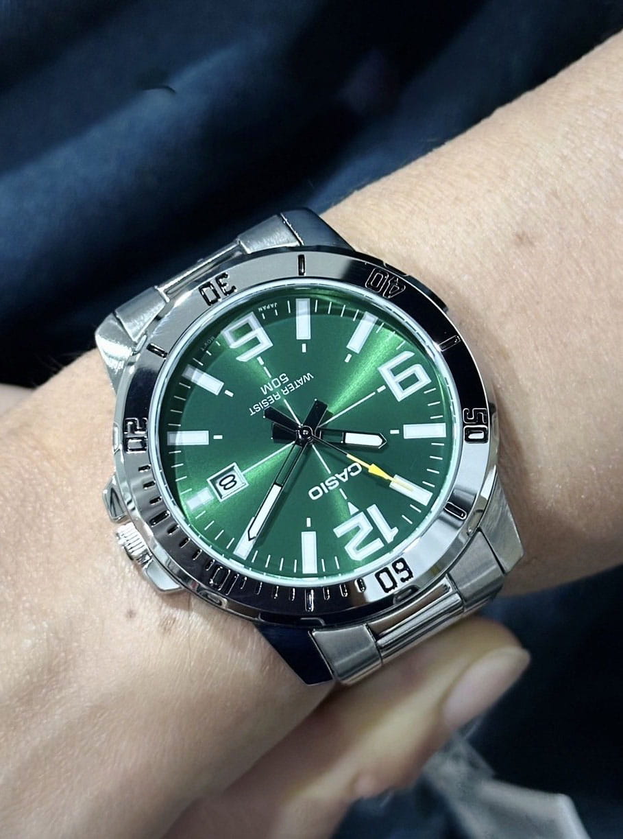 Casio Casio Collection MTP-VD01D-3B мужские часы зеленый циферблат на запястье