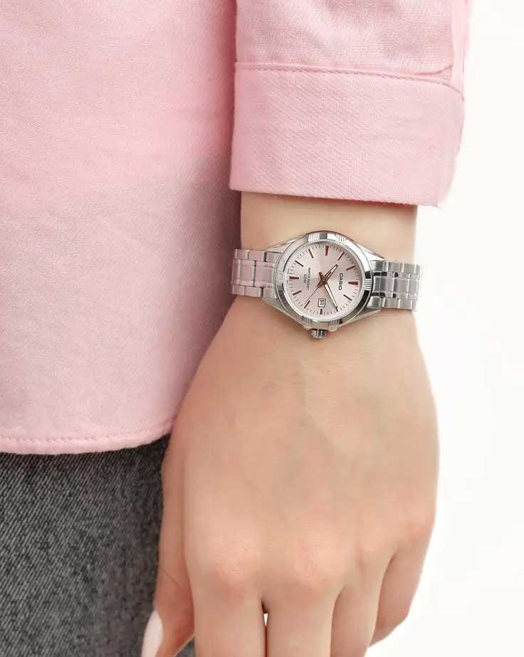 Casio Casio Collection LTP-1308D-9A , наручные женские часы фото под углом