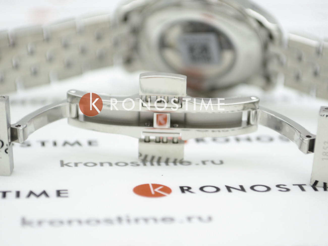 Tissot T0062071112600 женские часы застежка крупным планом