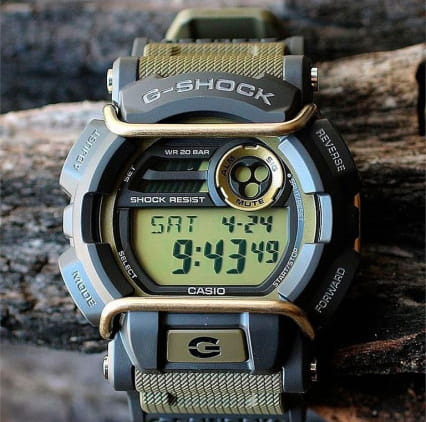 Casio Casio G-Shock GD-400-9SDR (GD-400-9) электронные мужские часы часы крупный план  циферблата